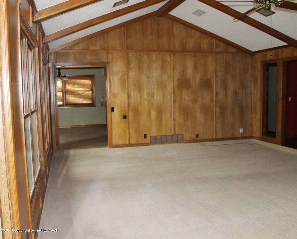 3525 Rutson Drive Amarillo, TX 79109 - Photo 14 of 72 Living Room 4