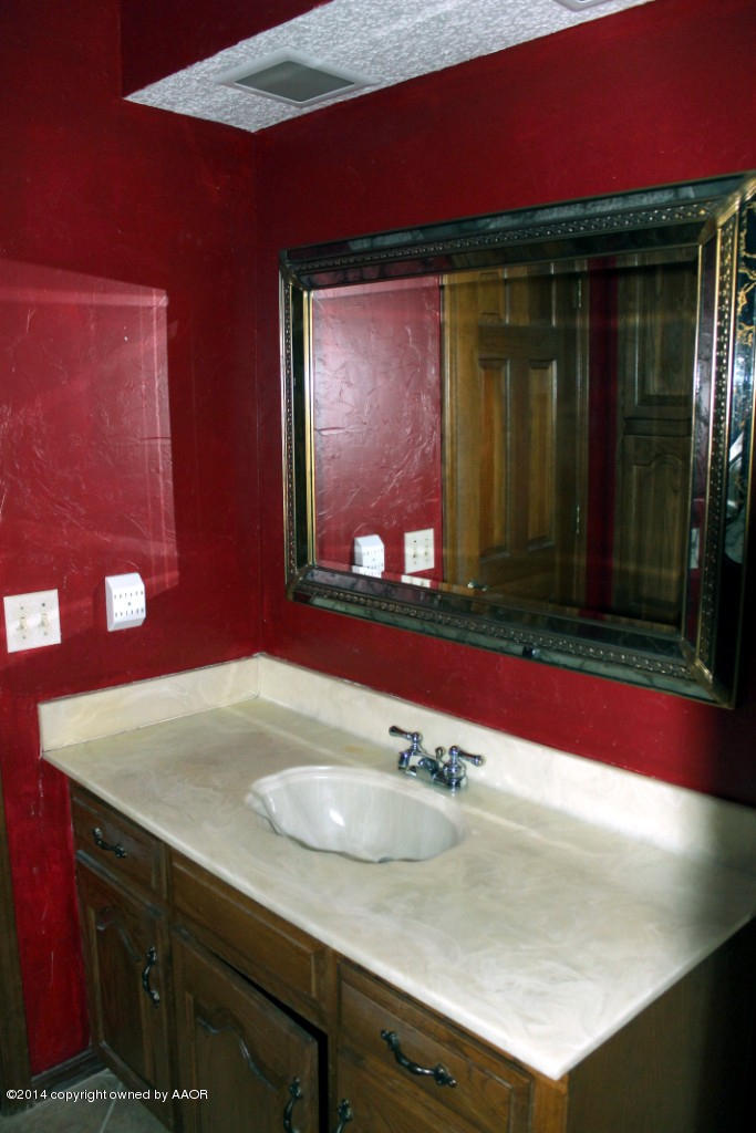 3525 Rutson Drive Amarillo, TX 79109 - Photo 29 of 72 Master Bath 2