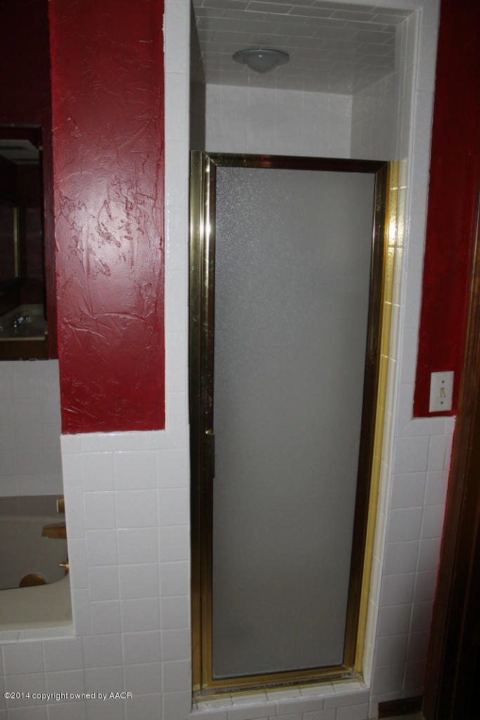 3525 Rutson Drive Amarillo, TX 79109 - Photo 33 of 72 Master BatH 6