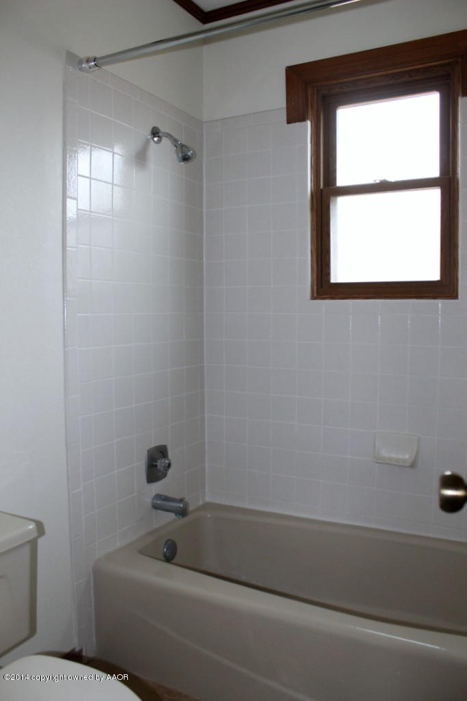 3525 Rutson Drive Amarillo, TX 79109 - Photo 46 of 72 Hall Bath 3