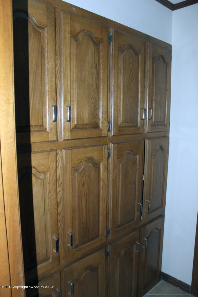 3525 Rutson Drive Amarillo, TX 79109 - Photo 47 of 72 Hall Bath Storage