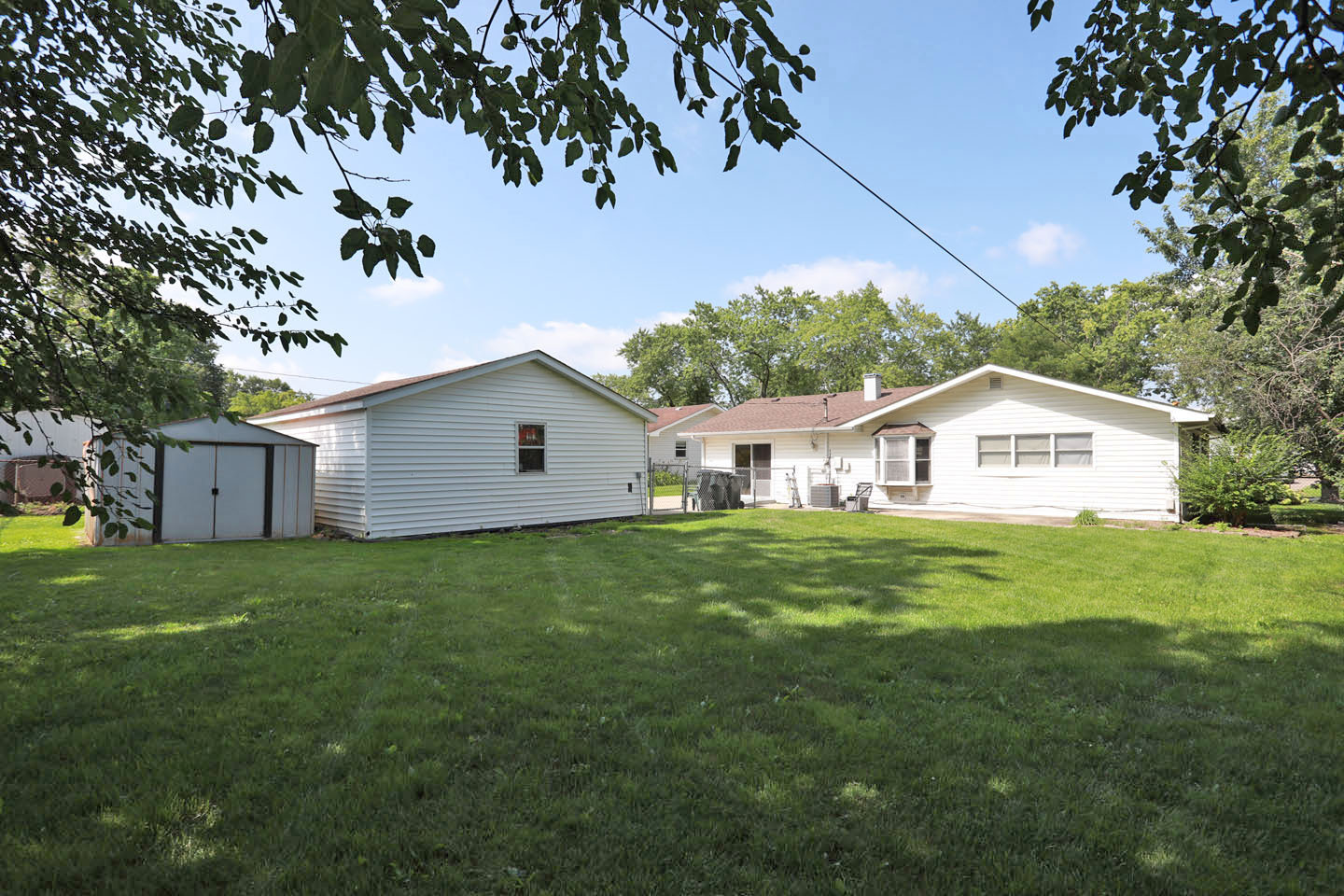 2055 Shepard Road Hoffman Estates, IL 60169 - Photo 26 of 27 Gallery Image 26