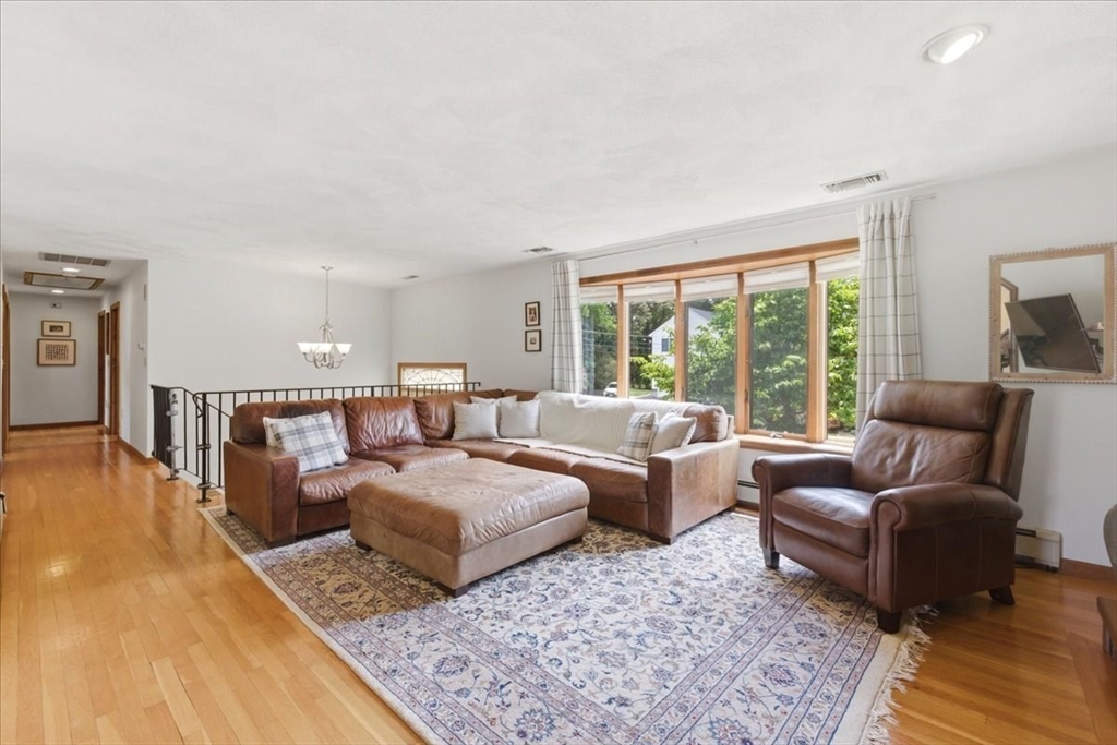 27 Feeney Road Norwood, MA 02062 - Photo 5 of 32