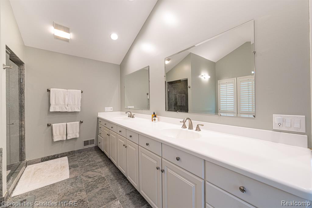 116 Endicott Road Bloomfield Hills, MI 48304 - Photo 32 of 77