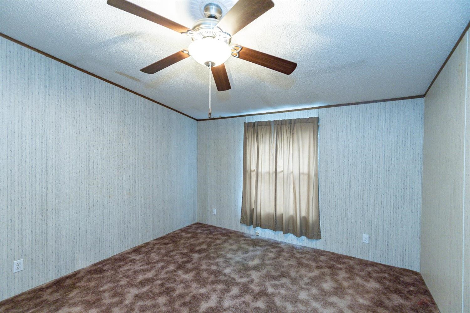 1468 Brazil Road Levelland, TX 79336 - Photo 28 of 45 Third Bedroom