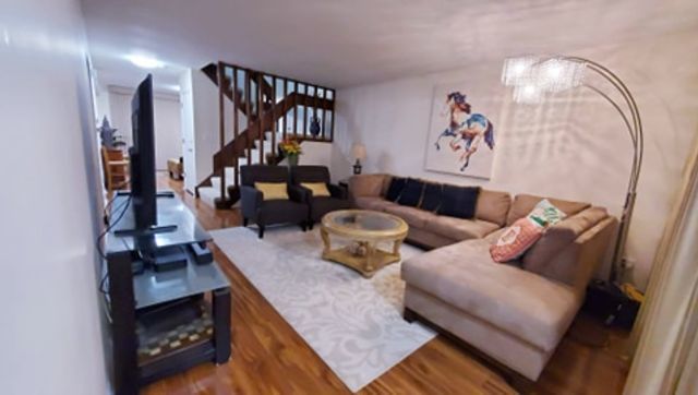 301 Partridge Lane Wheeling, IL 60090 - Photo 3 of 11