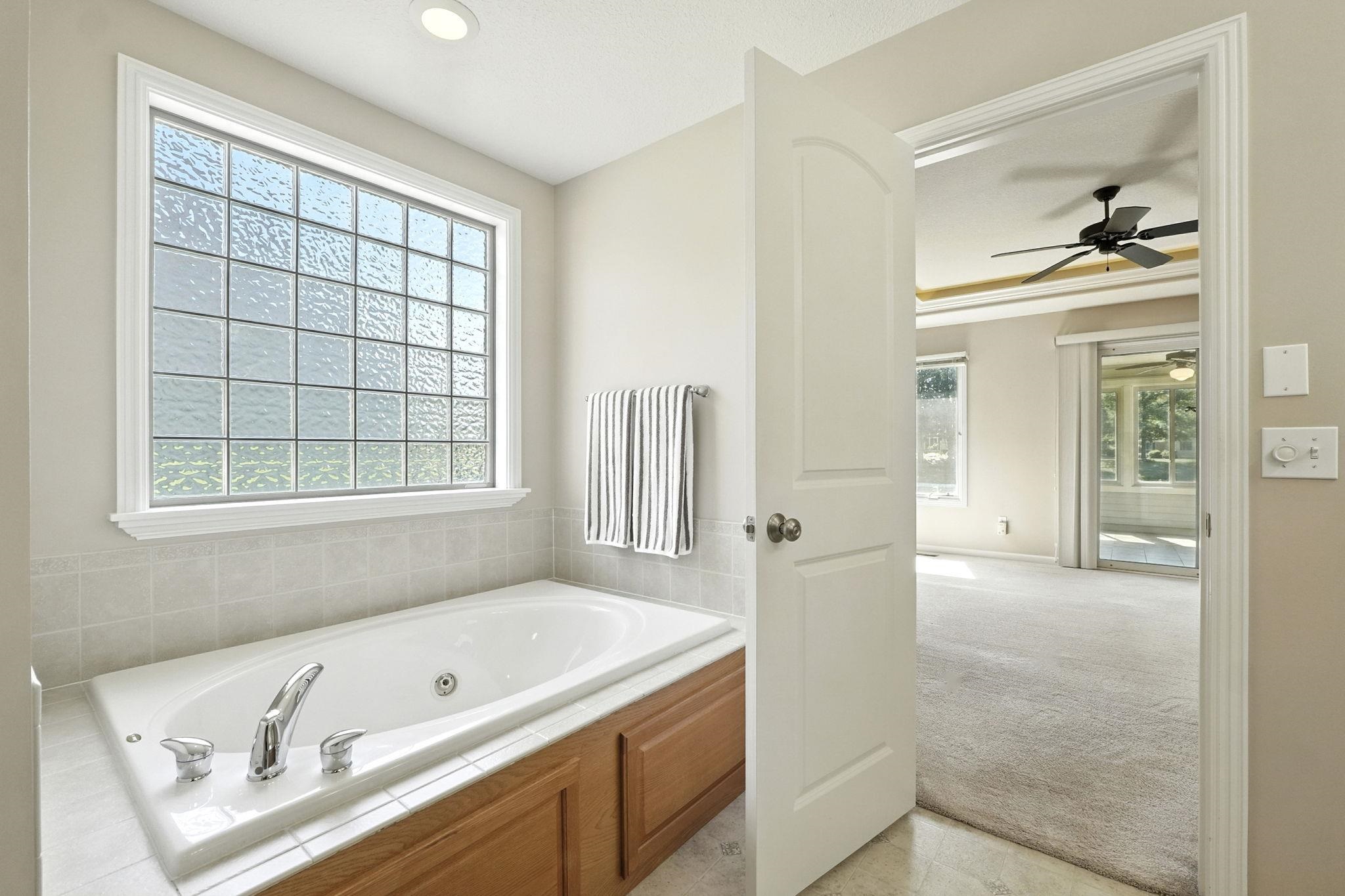 1002 Brandon Way Fort Wayne, IN 46845 - Photo 15 of 28 Gallery Image 15