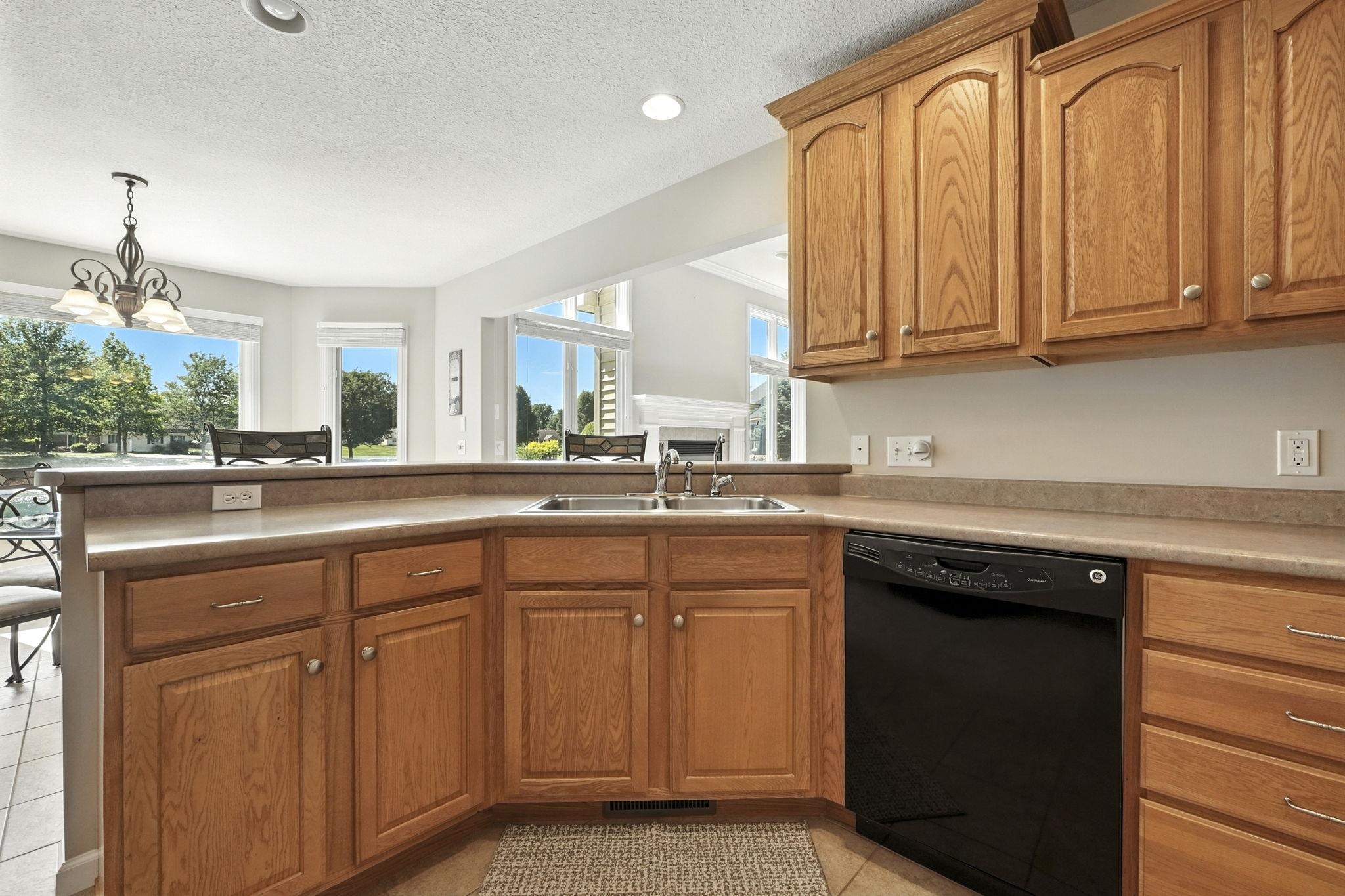 1002 Brandon Way Fort Wayne, IN 46845 - Photo 10 of 28 Gallery Image 10
