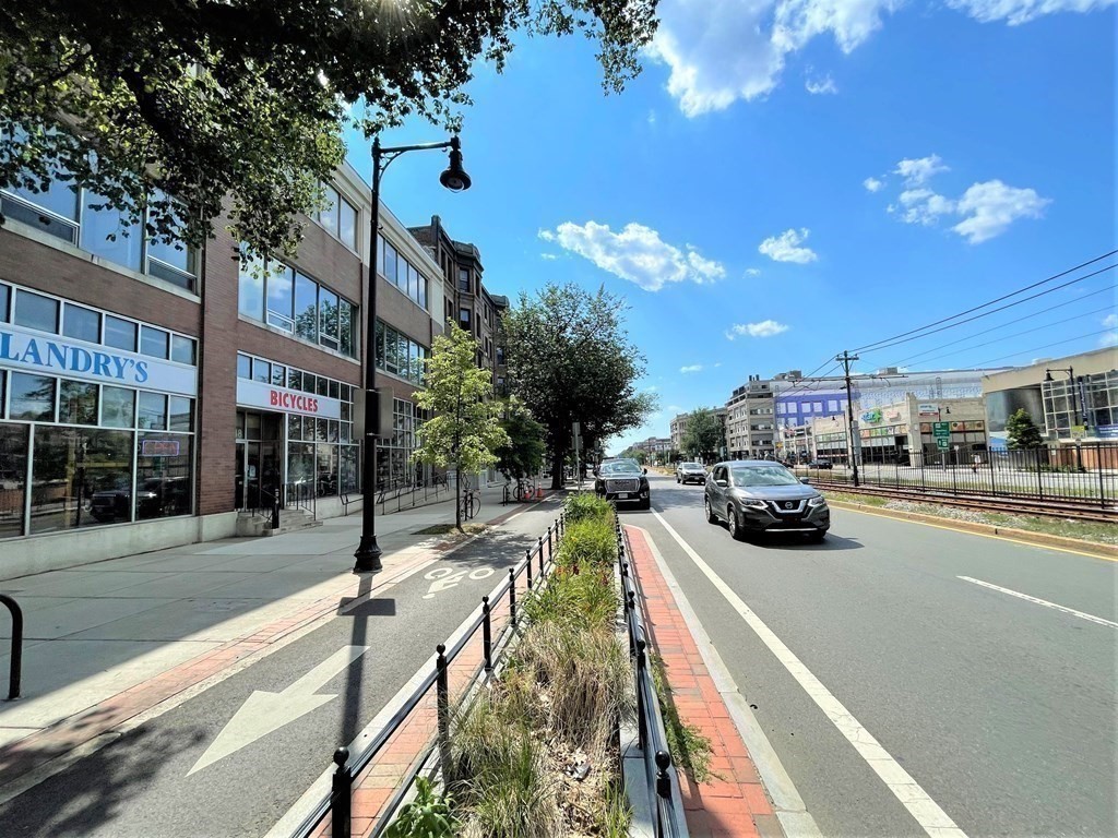 33 Winslow Road, Unit B Brookline, MA 02446 - Photo 3 of 14 a view of a street with cars