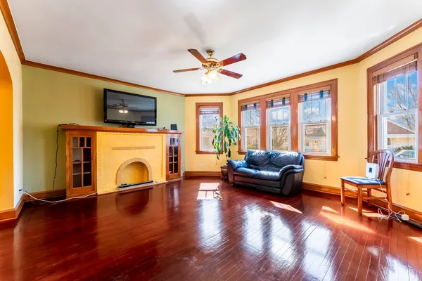 $544,333 | 6120 West School Street, Chicago, IL 60634