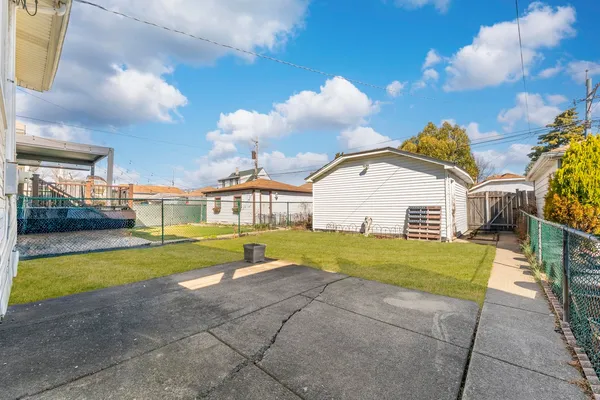 $544,333 | 6120 West School Street, Chicago, IL 60634