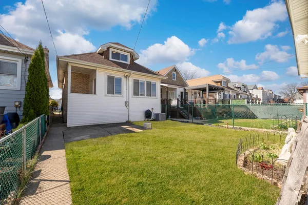 $544,333 | 6120 West School Street, Chicago, IL 60634