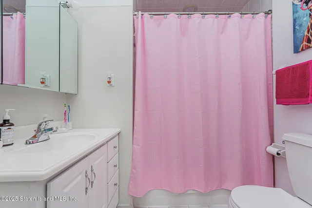 $799,000 | 74 Wolcott Avenue | Annadale