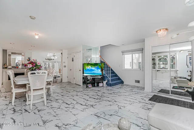 $799,000 | 74 Wolcott Avenue | Annadale