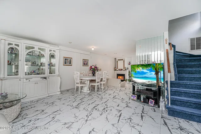 $799,000 | 74 Wolcott Avenue | Annadale