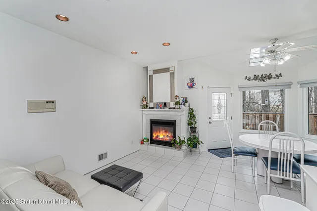 $799,000 | 74 Wolcott Avenue | Annadale