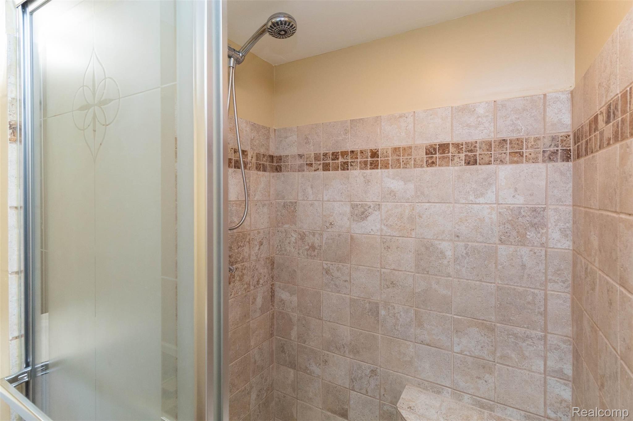 2487 Jackson Drive Rochester, MI 48309 - Photo 38 of 41 interior (46).jpg