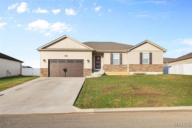 $319,900 | 1547 Kiesha Lane, Farmington, MO 63640