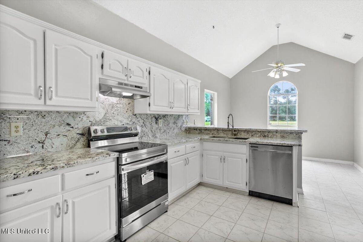 22250 Derrick Road Pass Christian, MS 39571 - Photo 8 of 28 09-Kitchen