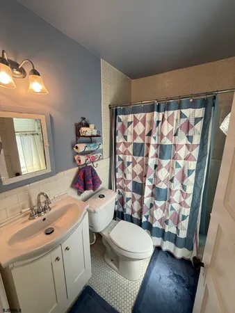 $4,000 | 135 North Avolyn Avenue, Unit SEPTEMBER, Ventnor City, NJ 08406