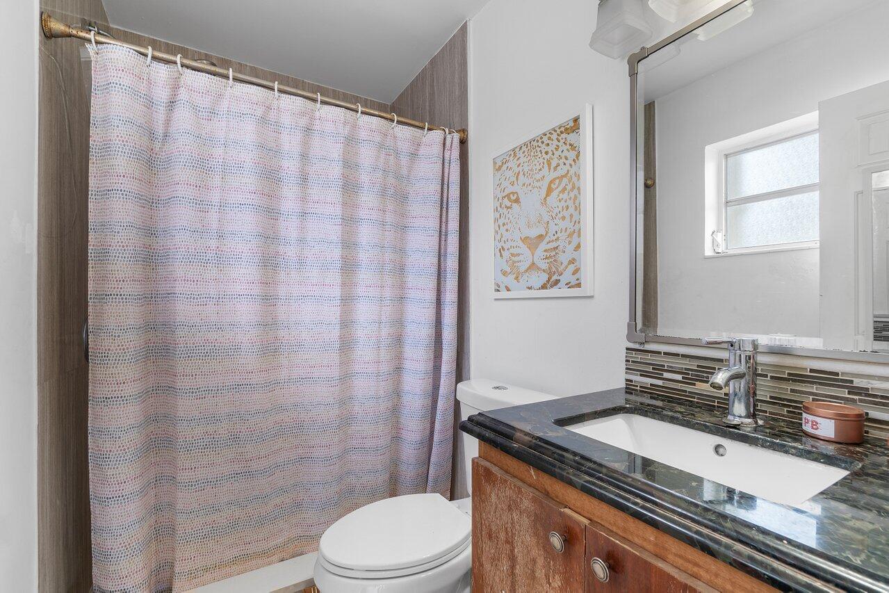 1069 West Camino Real Boca Raton, FL 33486 - Photo 15 of 21 Bathroom 2
