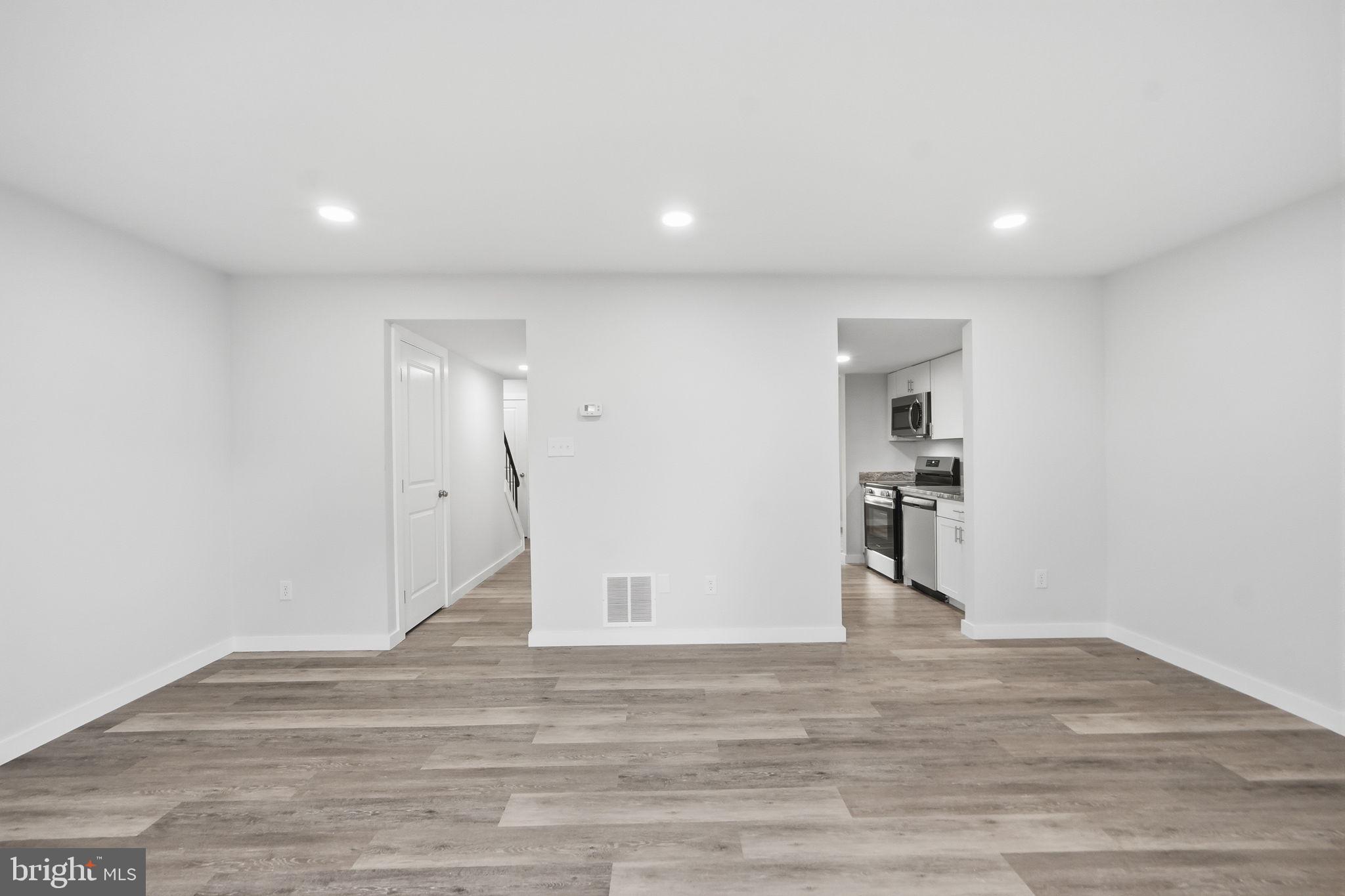 1227 Springtide Place Herndon, VA 20170 - Photo 11 of 29