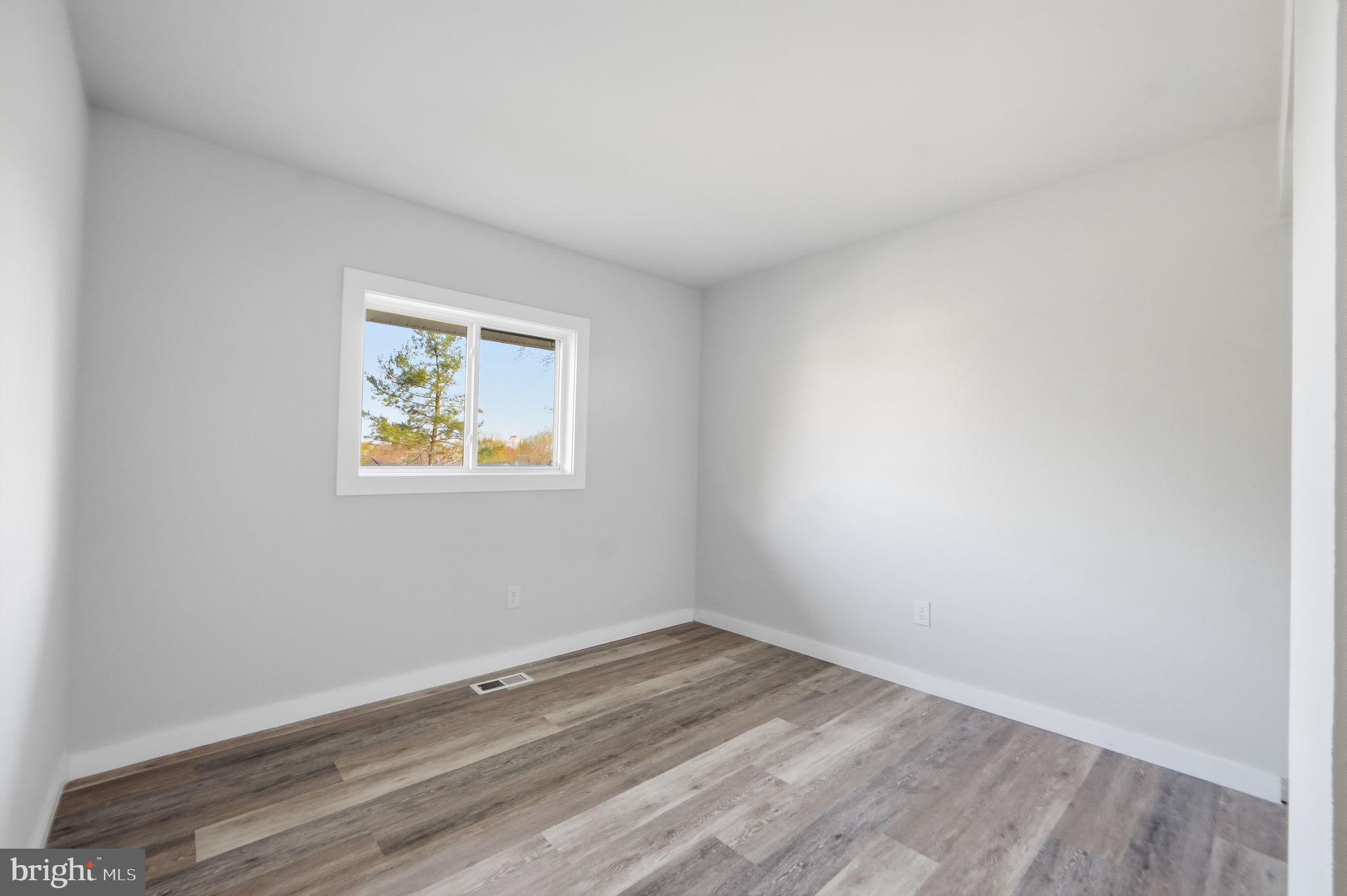 1227 Springtide Place Herndon, VA 20170 - Photo 16 of 29
