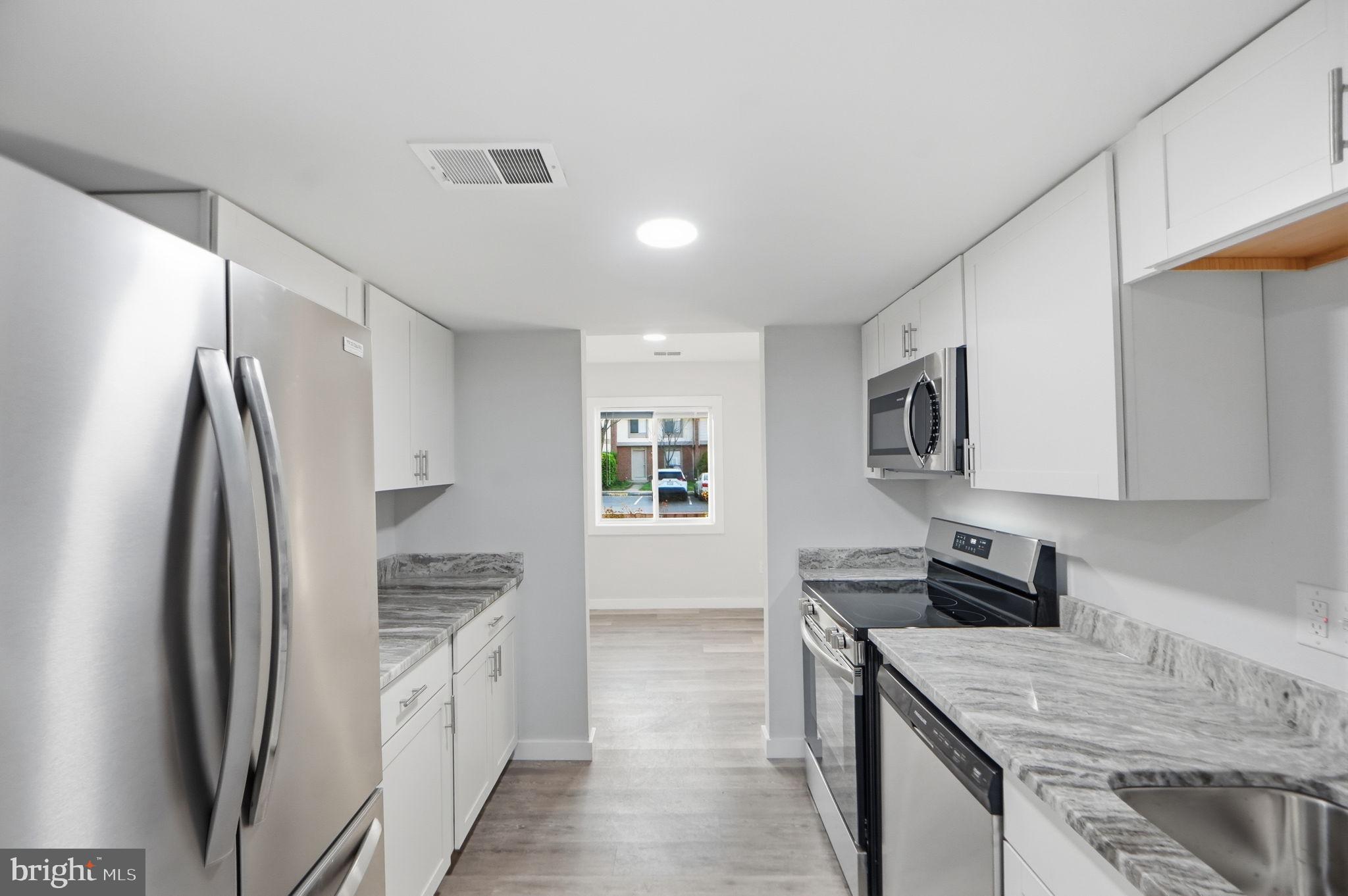 1227 Springtide Place Herndon, VA 20170 - Photo 8 of 29