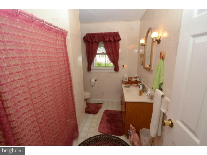 501 Gibraltar Road Reading, PA 19606 - Photo 14 of 20 Bathroom