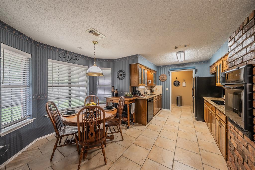 536 North Briery Road Irving, TX 75061 - Photo 7 of 21