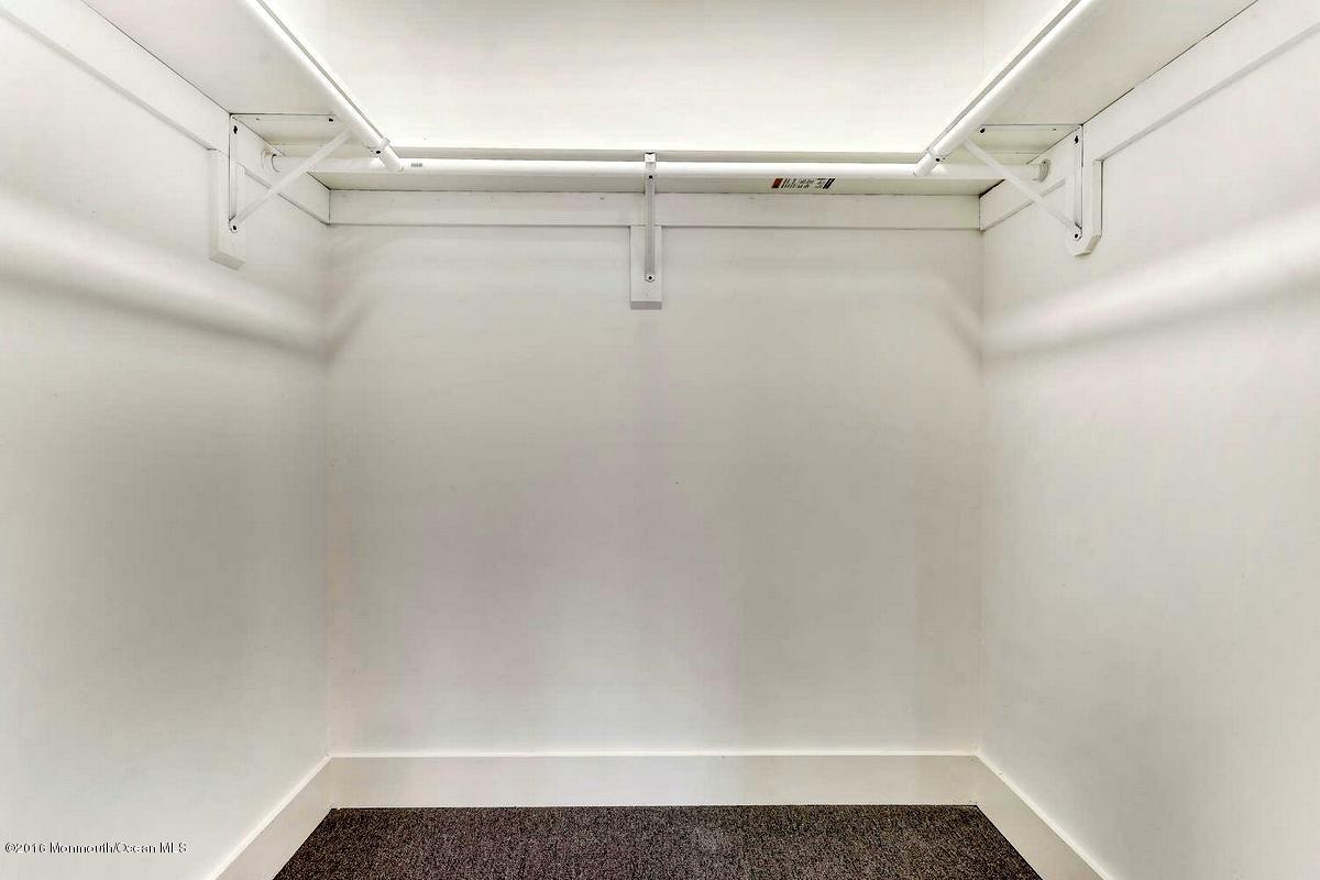 952 Farmingdale Road Jackson, NJ 08527 - Photo 25 of 40 Master Bedroom Walk in Closet