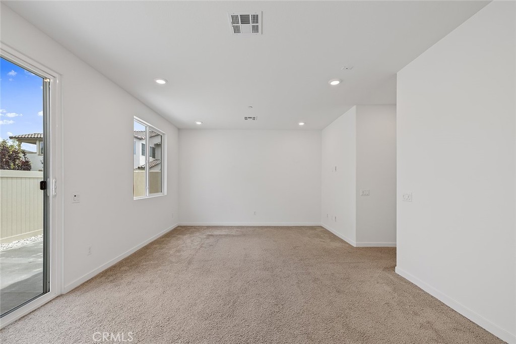 1942 North Florish Drive Compton, CA 90222 - Photo 19 of 47 an empty room with windows