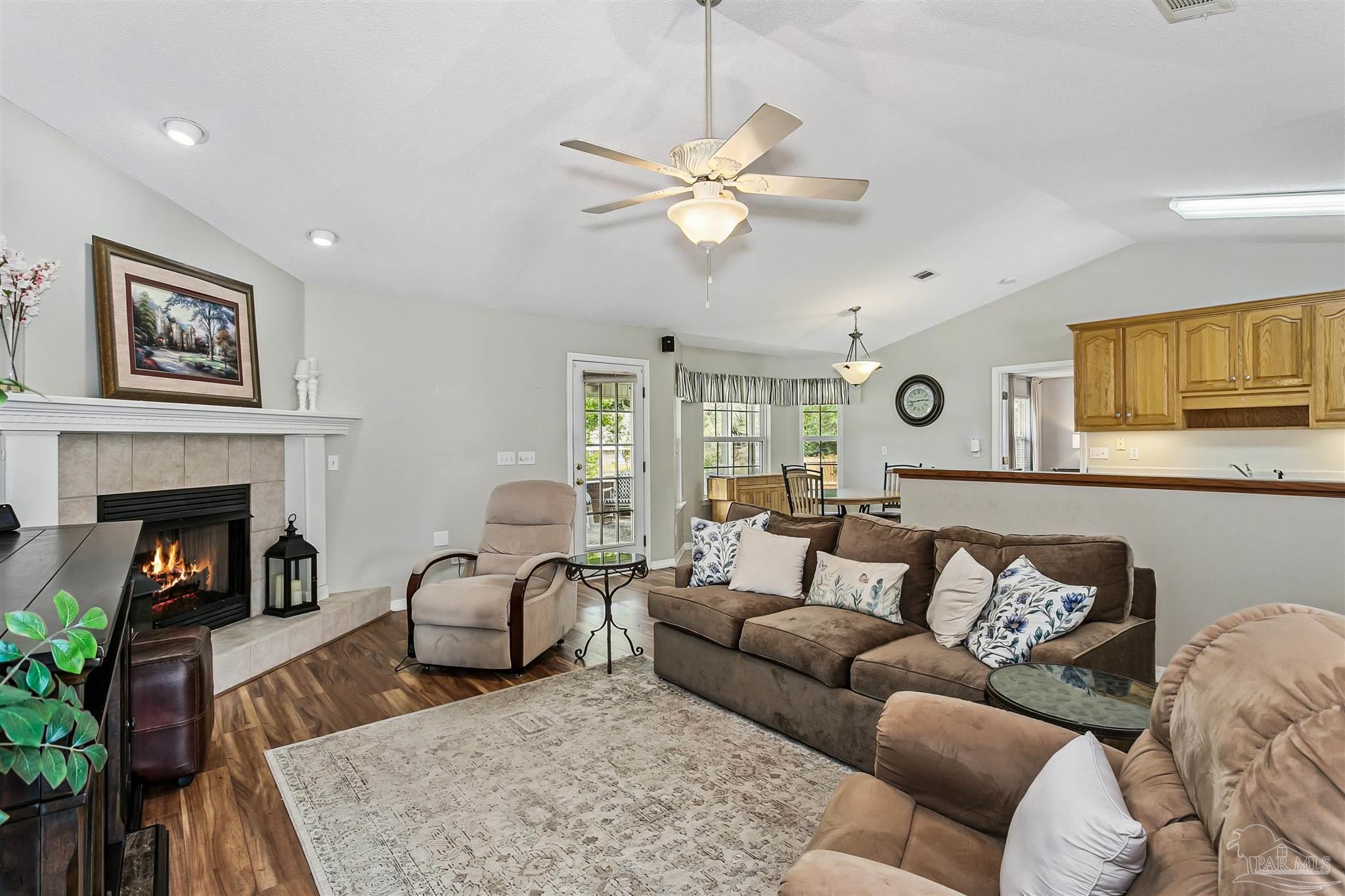 652 Ashford Road Cantonment, FL 32533 - Photo 6 of 35