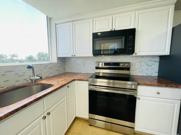 $4,500 | Undisclosed Address, Hillsboro Beach, FL 33062