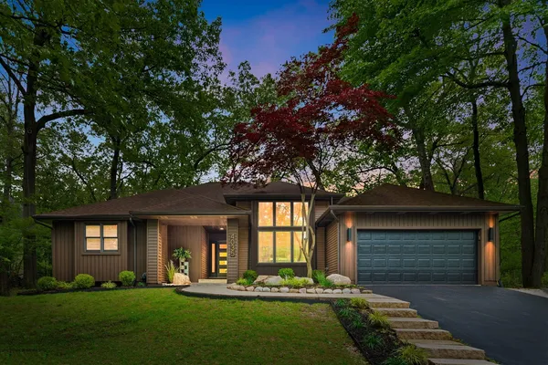 $989,000 | 4035 Choctaw Trail, New Buffalo, MI 49117