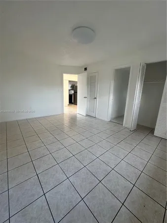$1,700 | 321 Northeast 1st Court, Unit 115, Hallandale Beach, FL 33009