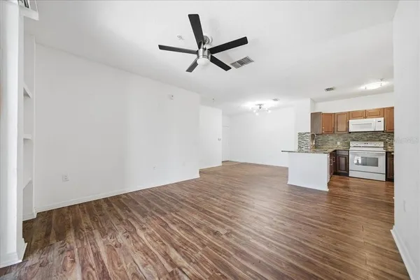 $1,950 | 6141 Metrowest Boulevard, Unit 207, Orlando, FL 32835