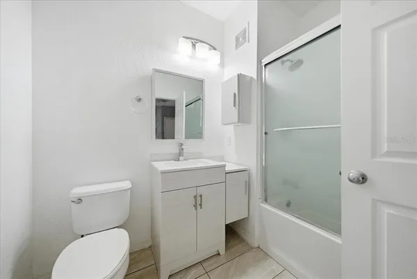 $1,950 | 6141 Metrowest Boulevard, Unit 207, Orlando, FL 32835