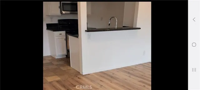 a close view of sink and tap