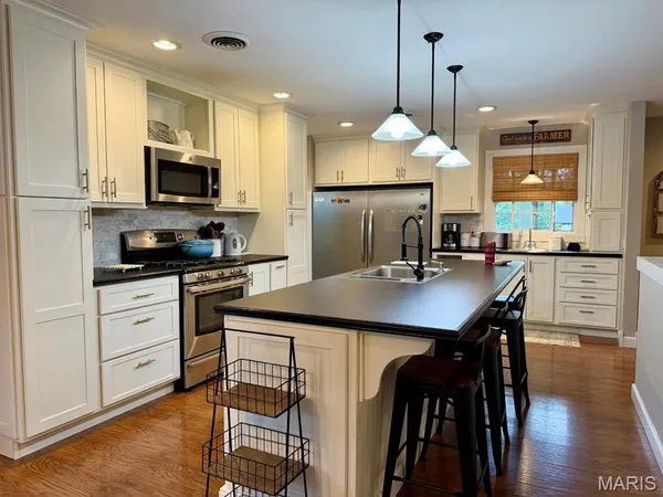 $389,000 | 11429 Northview Drive, Dexter, MO 63841
