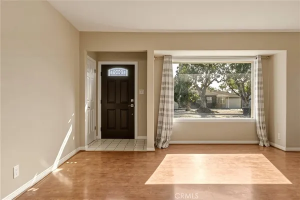 $5,000 | 1451 North Catalina Street, Burbank, CA 91505