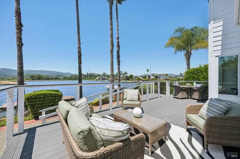 $1,799,000 | 35 Caribe Isle, Novato, CA 94949