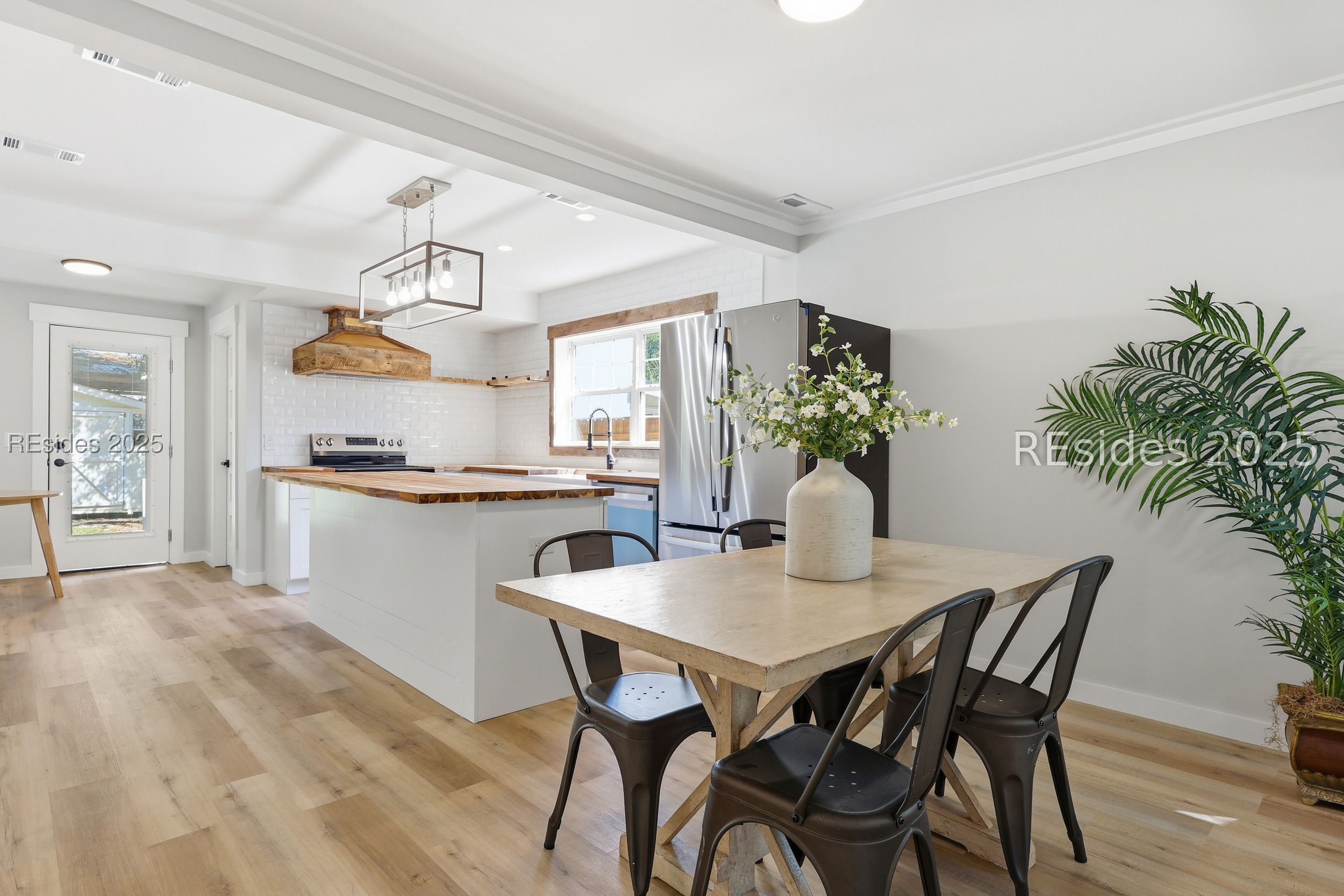 178 5th Avenue Ridgeland, SC 29936 - Photo 6 of 33 dining area