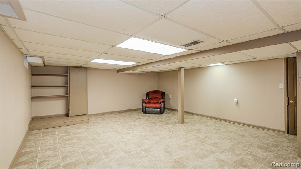 1295 Columbia Road Berkley, MI 48072 - Photo 35 of 53