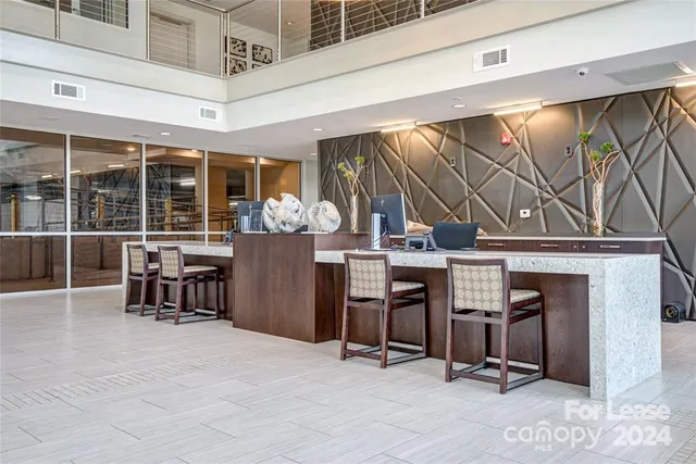 $1,565 | 905 Kenilworth Avenue, Unit A4H, Charlotte, NC 28204