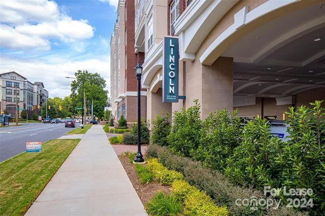 $1,565 | 905 Kenilworth Avenue, Unit A4H, Charlotte, NC 28204