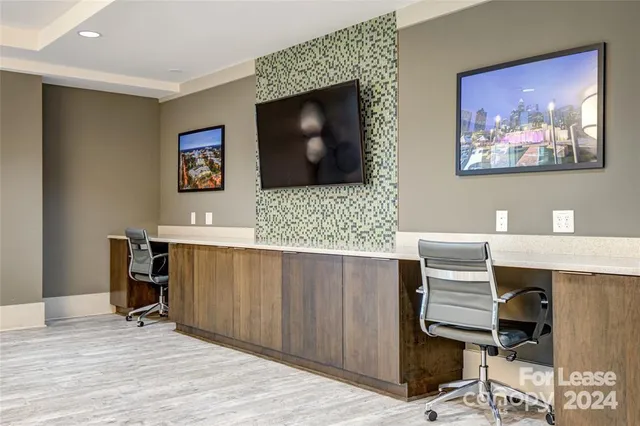 $1,565 | 905 Kenilworth Avenue, Unit A4H, Charlotte, NC 28204