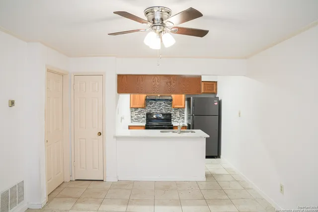 $940 | 11610 Vance Jackson, Unit 987, San Antonio, TX 78230