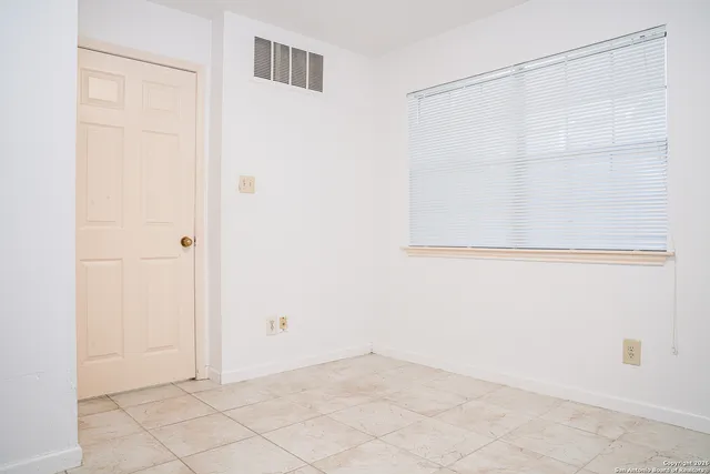 $940 | 11610 Vance Jackson, Unit 987, San Antonio, TX 78230