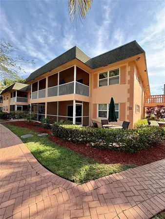$1,700 | 760 Southeast 2nd Avenue, Unit D112, Deerfield Beach, FL 33441